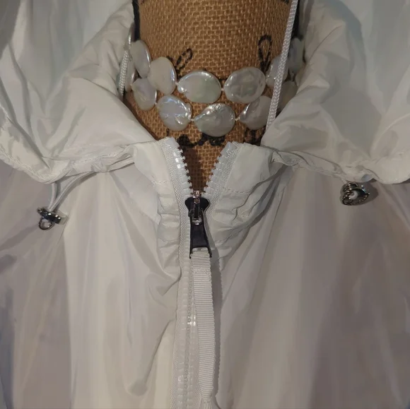 Moncler Nancy Women's Cream Hooded Jacket - Picture 4 of 10